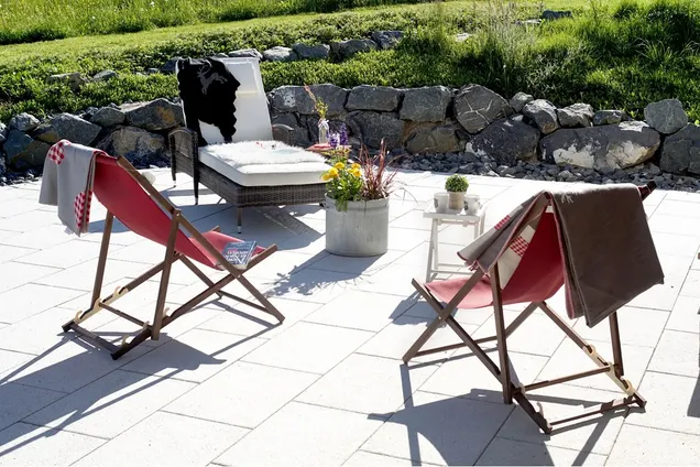 Terrasse in Pfronten mit Sonnenliegen